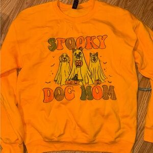 Gildan Heavy Blend Orange Sweatshirt. Medium